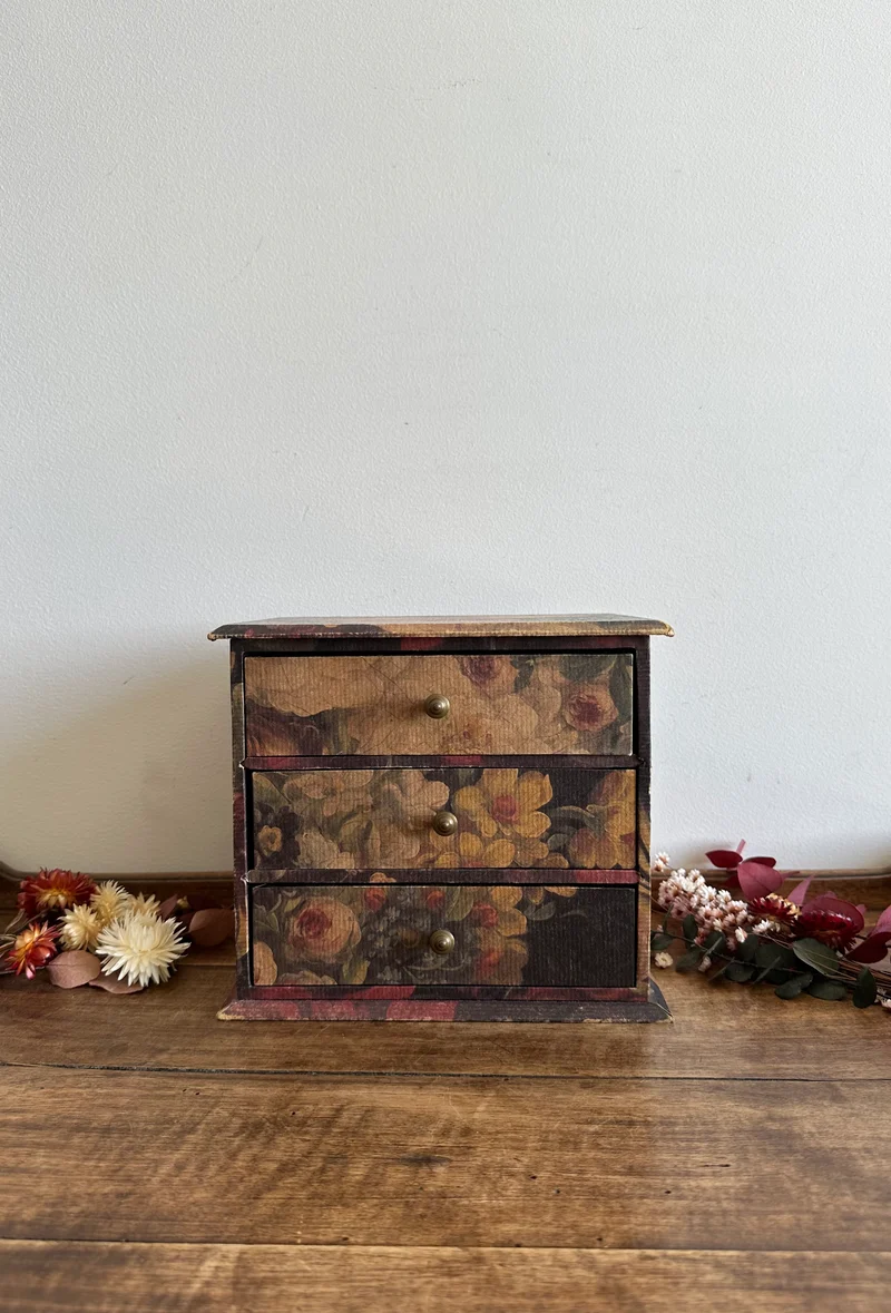 Coffret en bois recouvert de papier floral italien