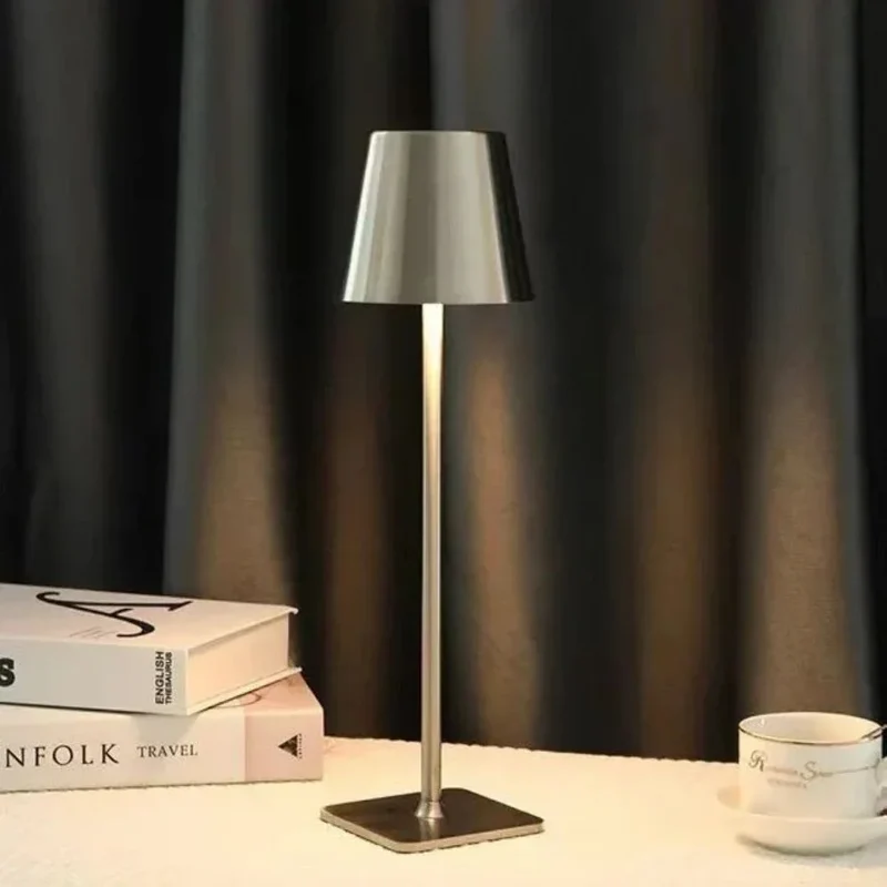 Lampe à Poser Moderne Multicolore – Bureau ou Chambre, 4 Coloris