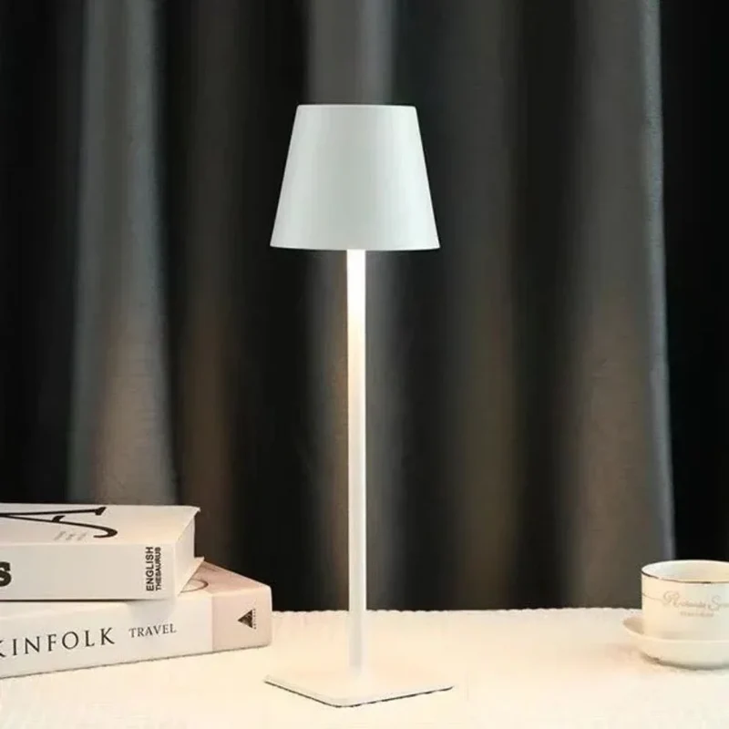 Lampe à Poser Moderne Multicolore – Bureau ou Chambre, 4 Coloris