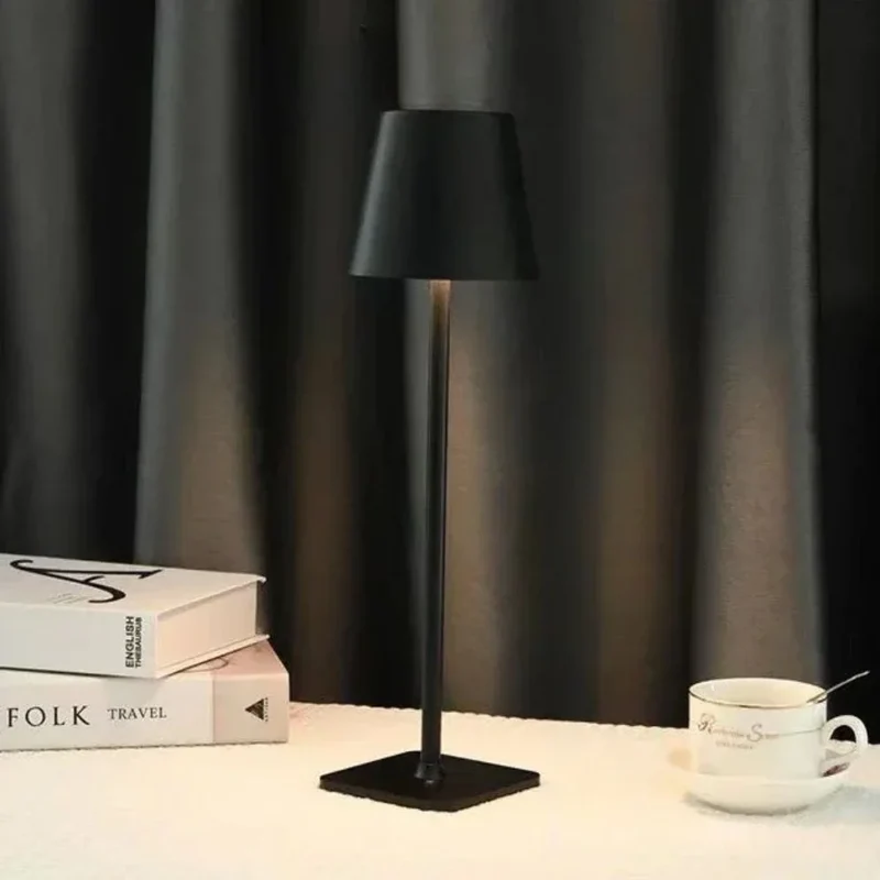 Lampe à Poser Moderne Multicolore – Bureau ou Chambre, 4 Coloris