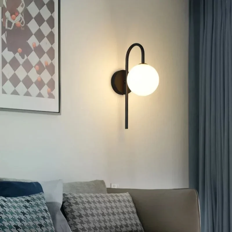 Applique Murale Boule Verre Suspendue – Doré ou Noir Laqué