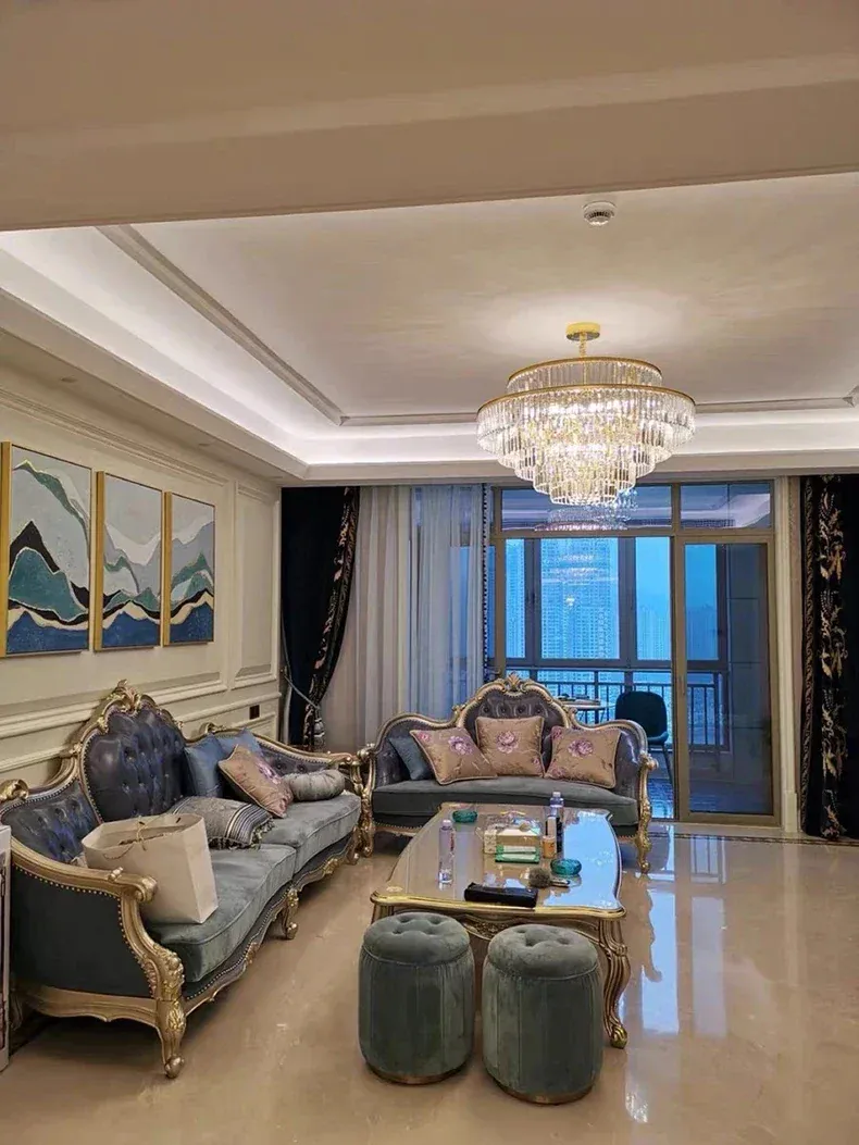 Grand Lustre Moderne en Verre pour Salon