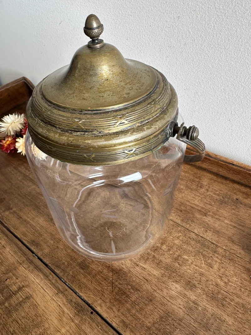 Boite à biscuits en verre gravé époque Napoléon III