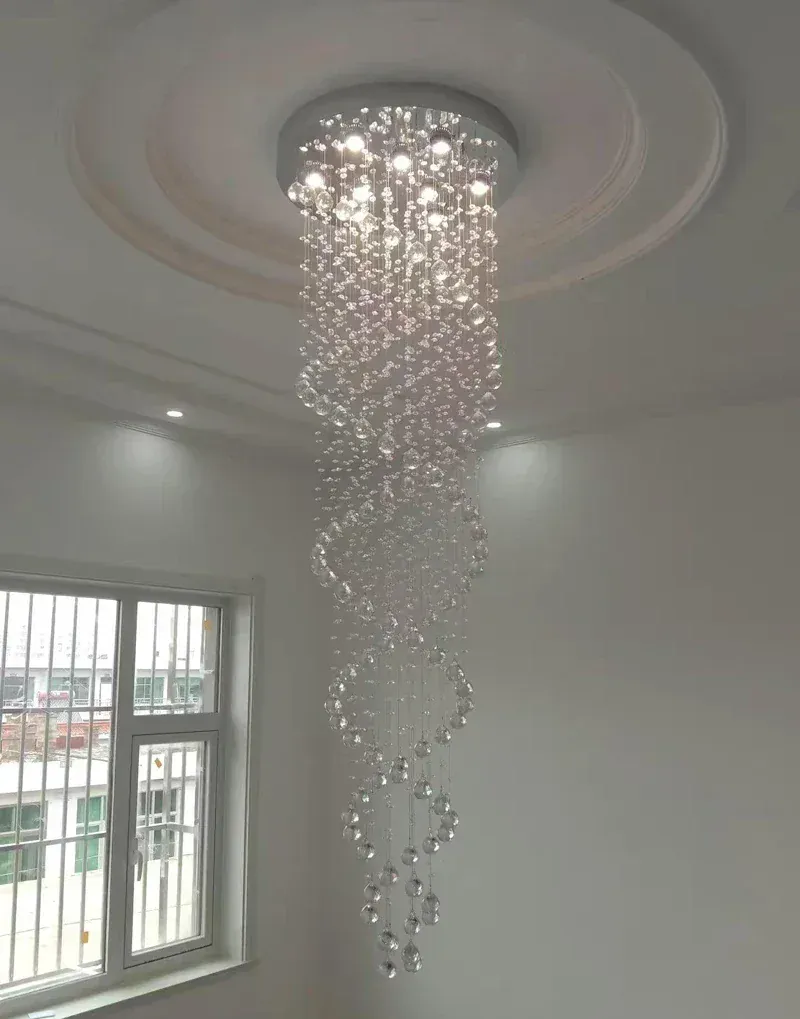 Lustre moderne LED suspendu pour escalier