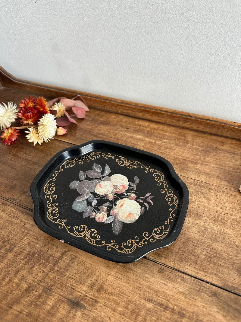 Plateau vide-poche en métal craquelé décor fleurs