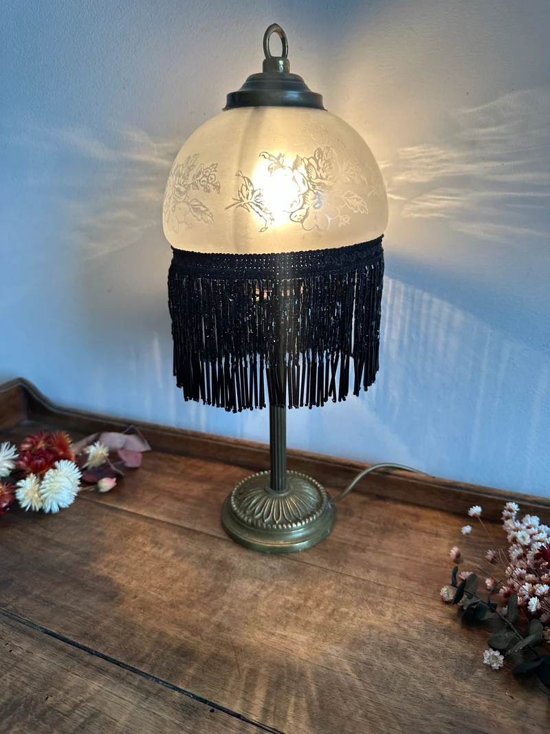 Lampe de chevet frange rideau de perles noires