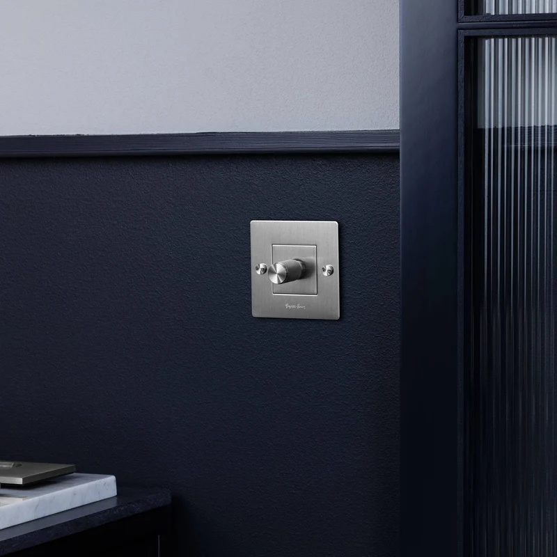 Buster + Punch Dimmer Switch 1G 250W Multipoint LED Cross