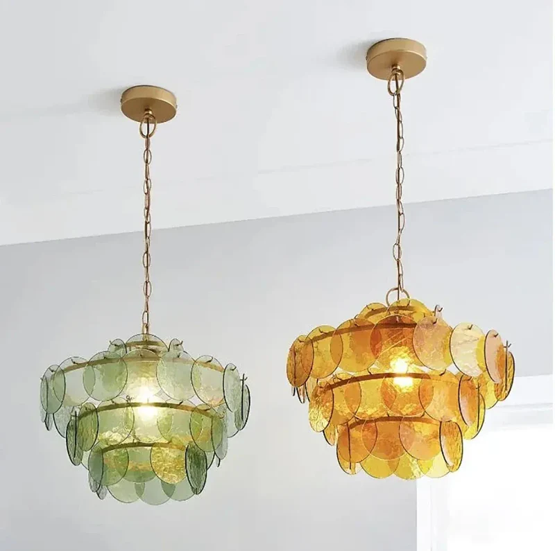 Lustre en écailles rouge en verre au style rétro