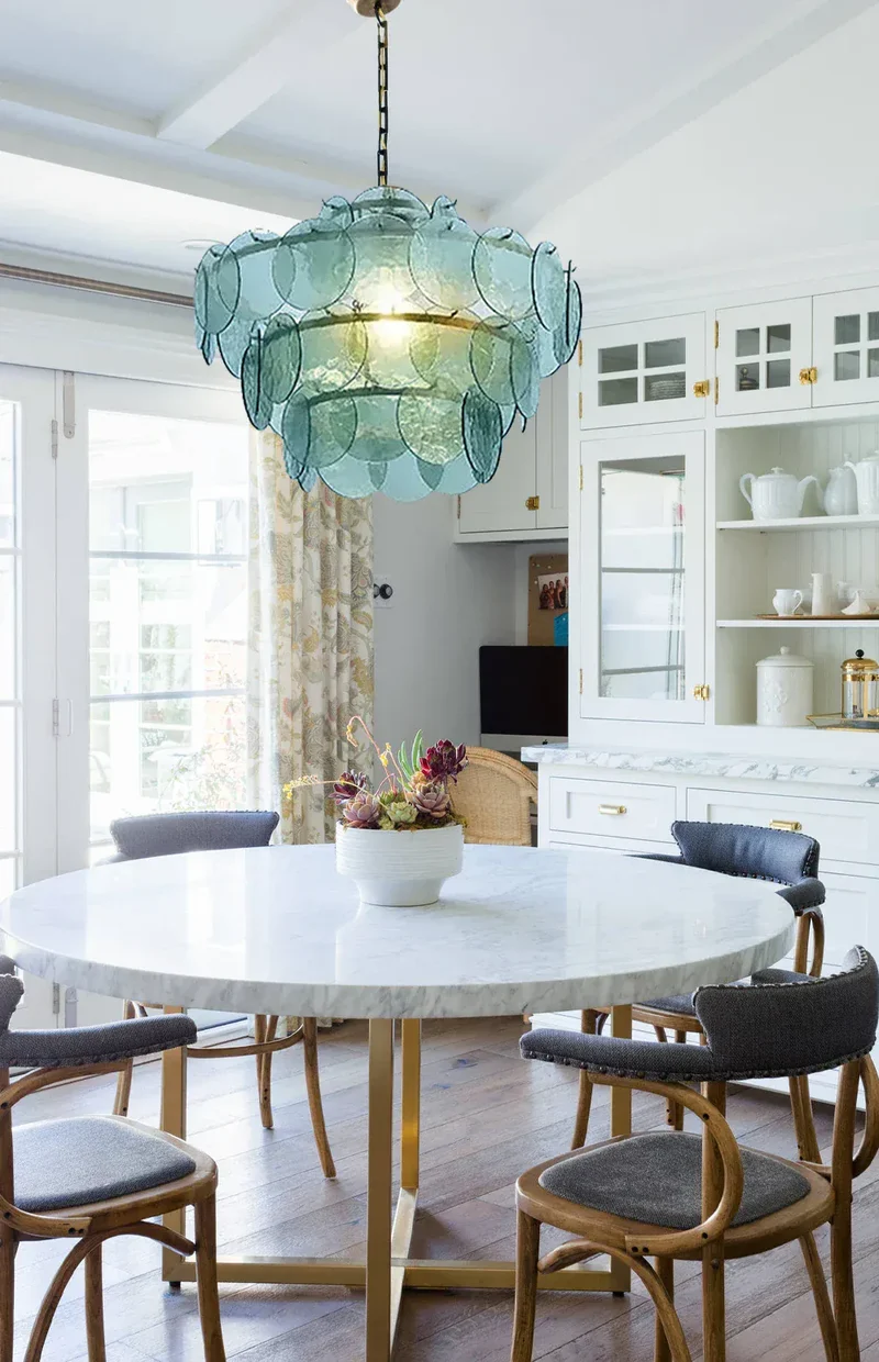 Lustre en verre bleu au style rétro