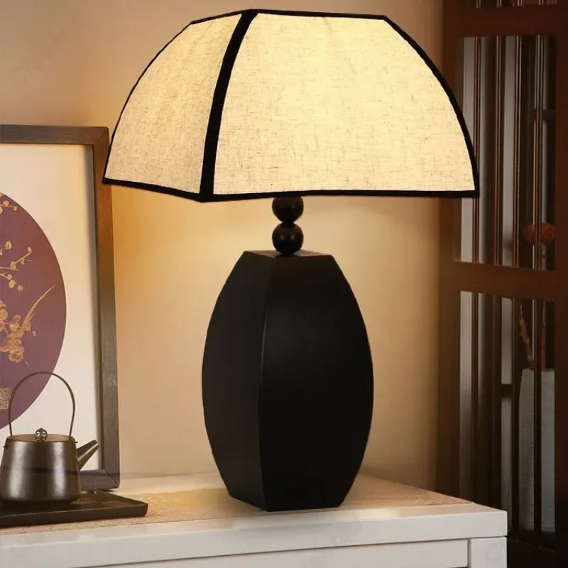 Lampe de Table Noire et Blanche