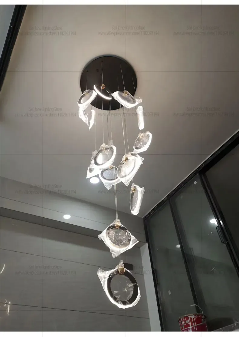 Lustre suspensions en anneaux noirs LED