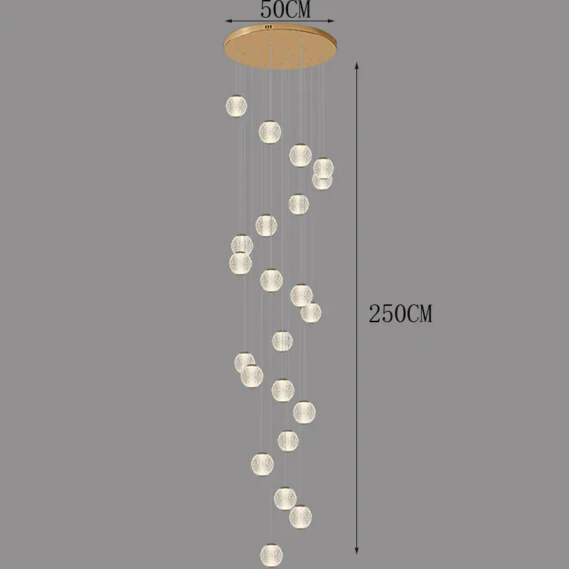 Suspensions design pour escalier de globes en verre