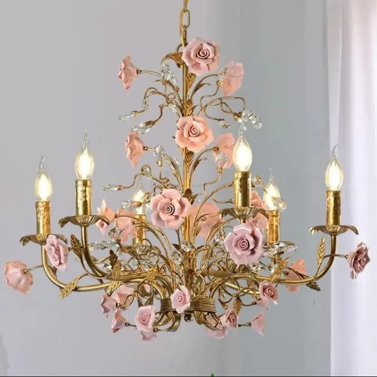 Lustre doré avec fleurs