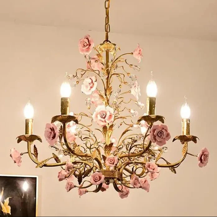Lustre doré avec fleurs