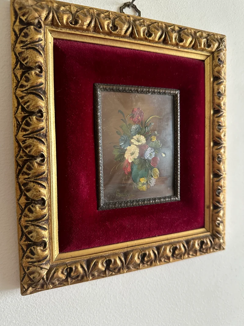 Peintures florales sur cuivre bordure velours rouge cadre carré