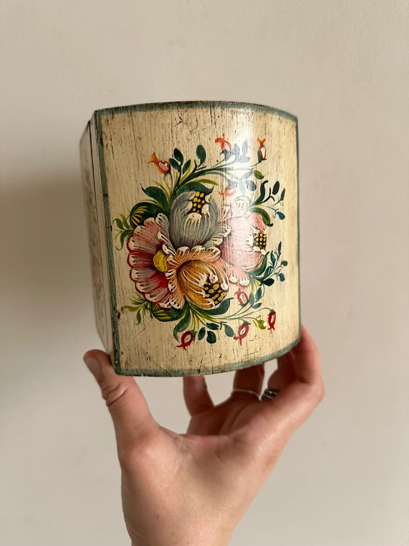 Coffret en bois crème décoration florale