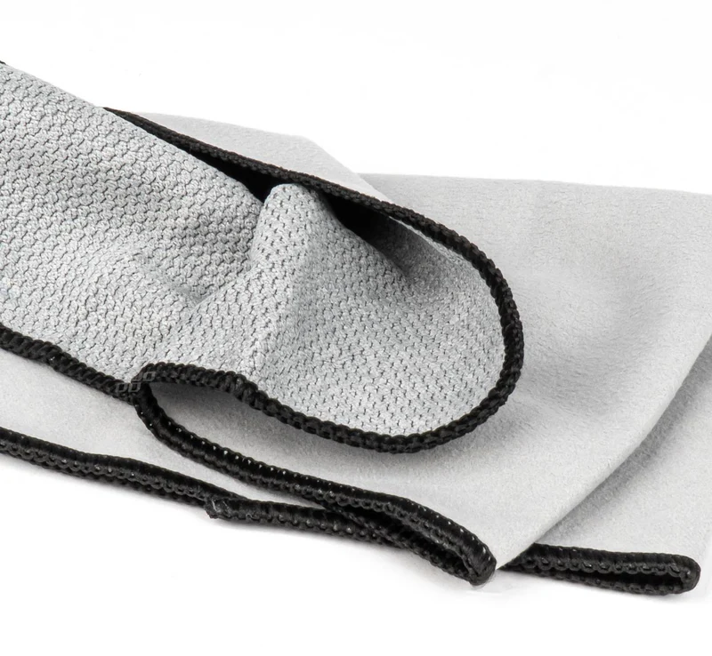 Chiffon de nettoyage en microfibre pour un nettoyage sans traces des vitres