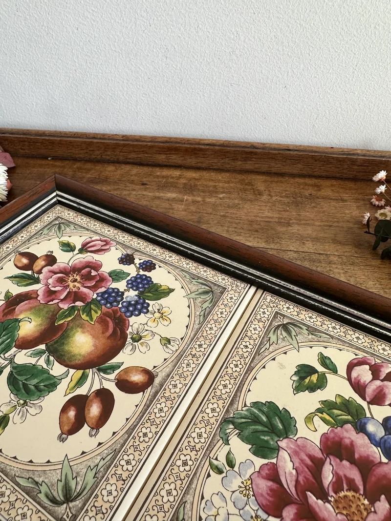 Plateau de service en porcelaine cerclée de bois