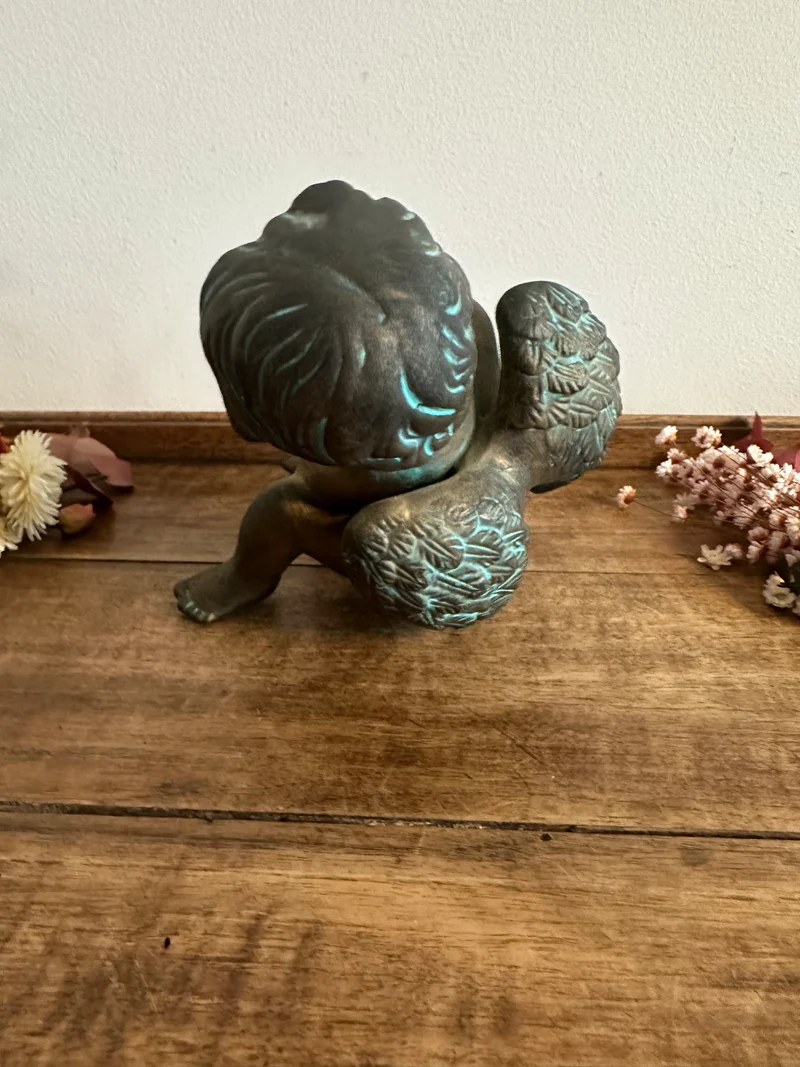 Angelot en plâtre façon bronze