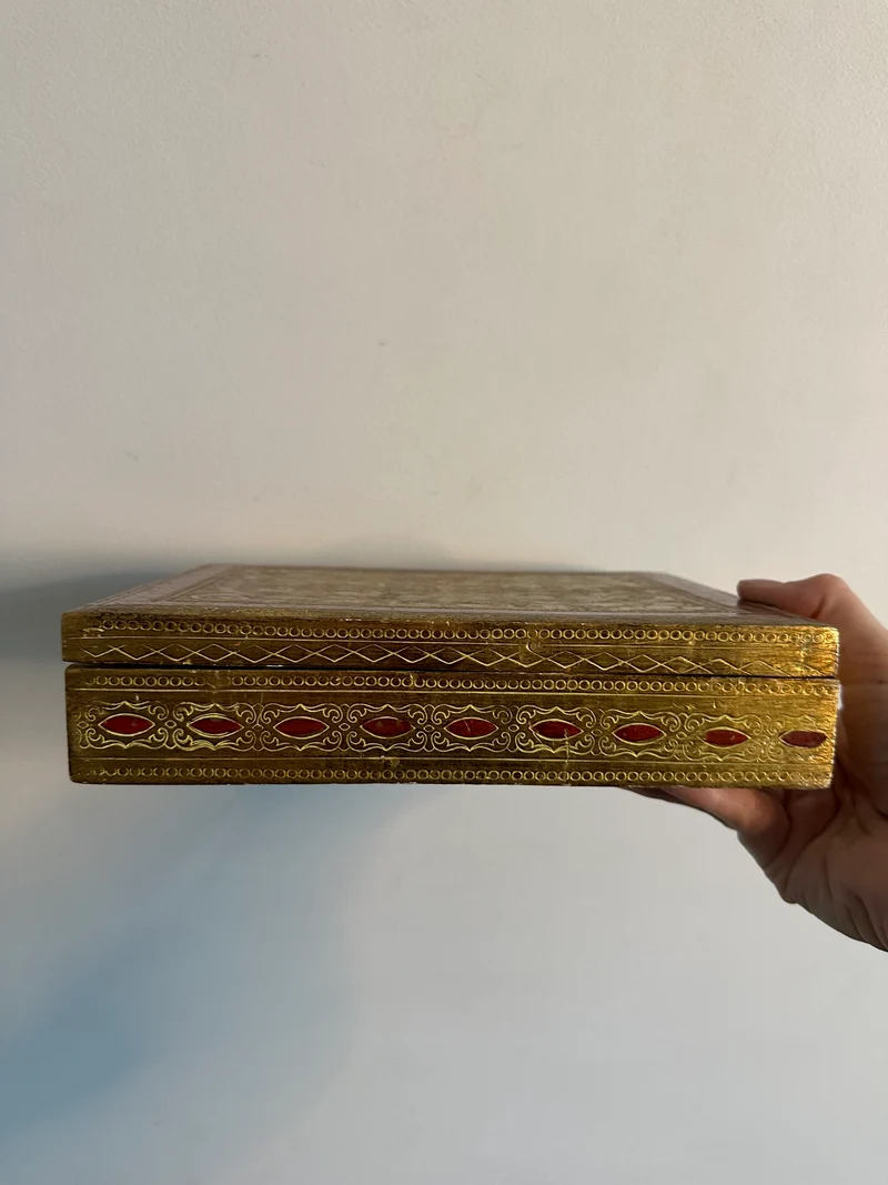 Boite en bois décorée style florentin or et rouge