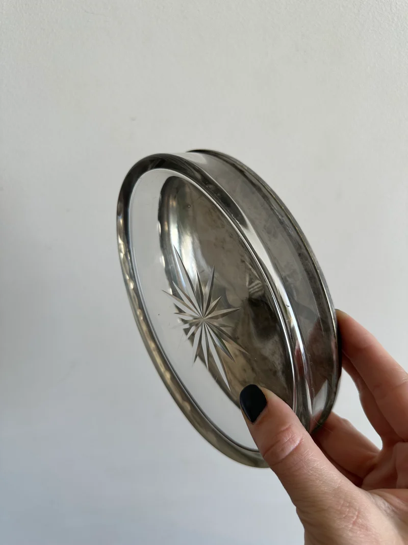 Bonbonnière en cristal couvercle en métal argenté