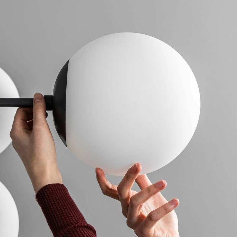 Chandelier noir globes