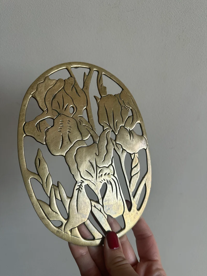 Dessous de plat en laiton ajouré motifs fleurs