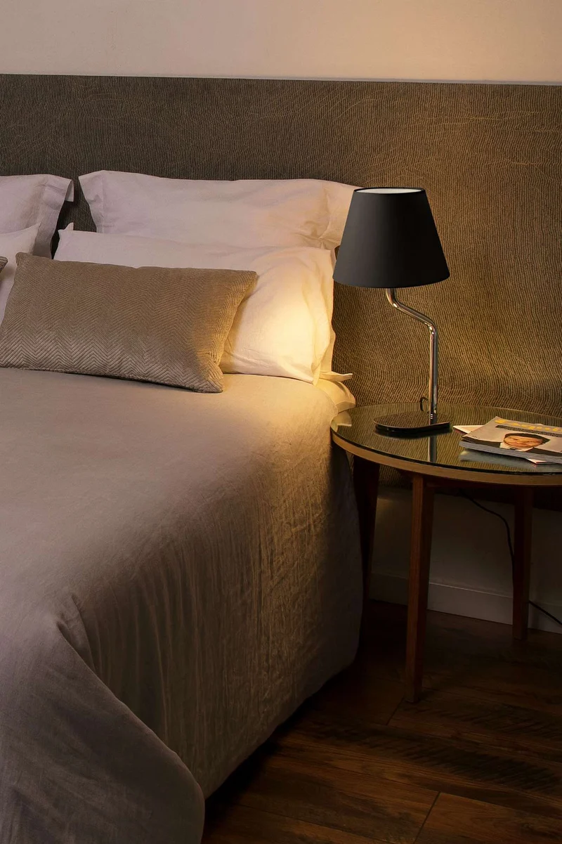 Lampe à poser ETERNA chrome abat-jour noir