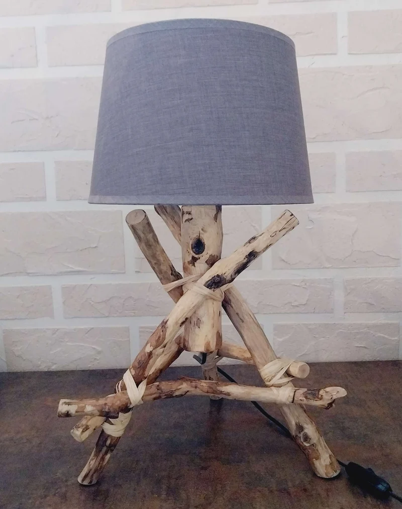 Lampe artisanale bois nature Haut 34 cm