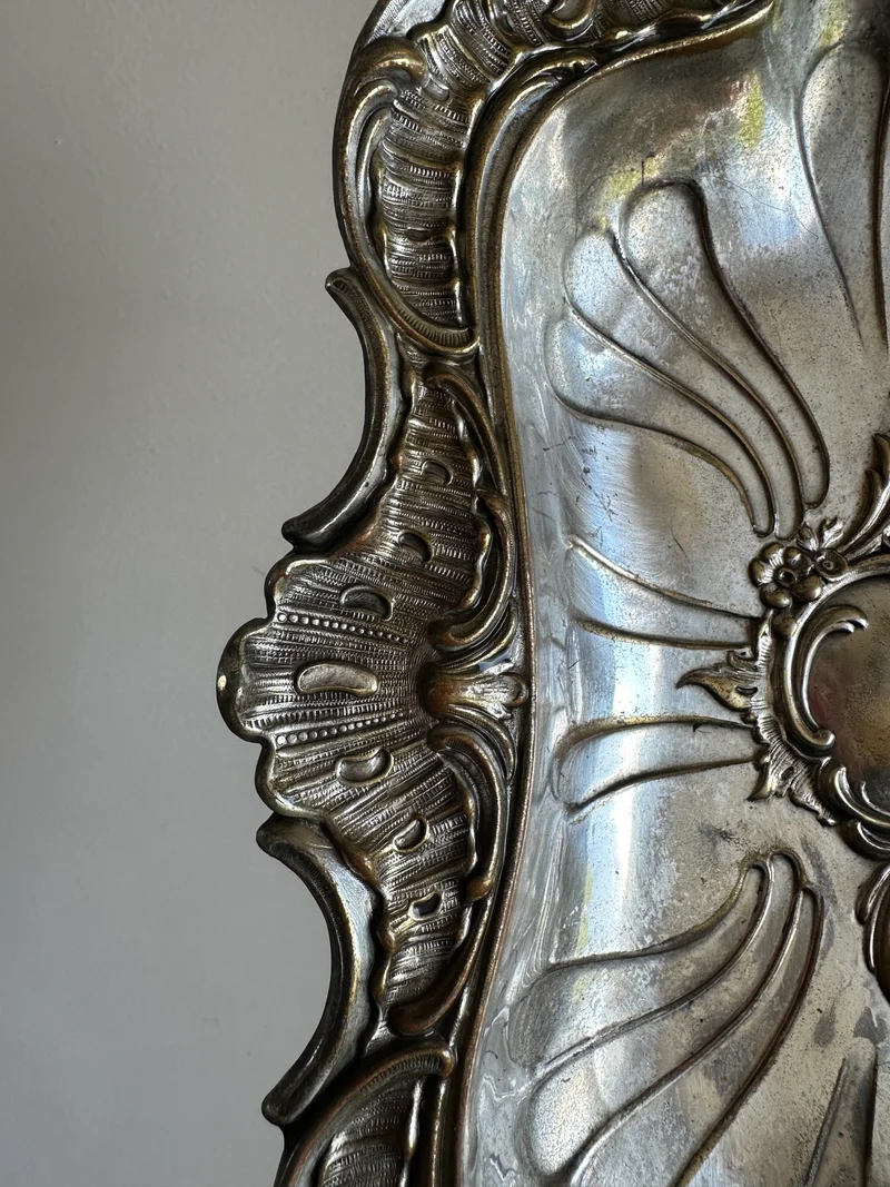 Vide poche Art Nouveau en alliage cuivre et métal argenté