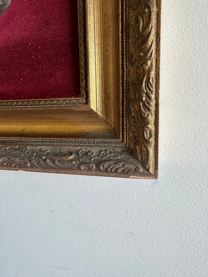 Portrait de jeune femme en étain sur velours Les étains du Prince