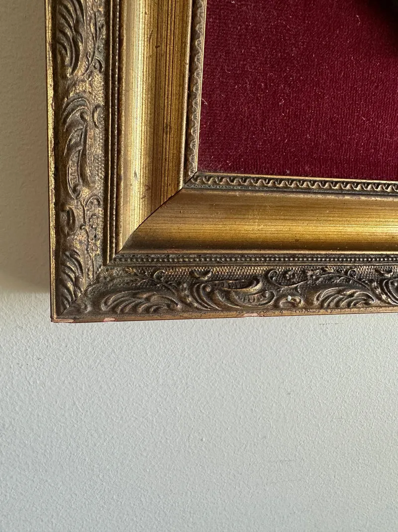 Portrait de jeune femme en étain sur velours Les étains du Prince