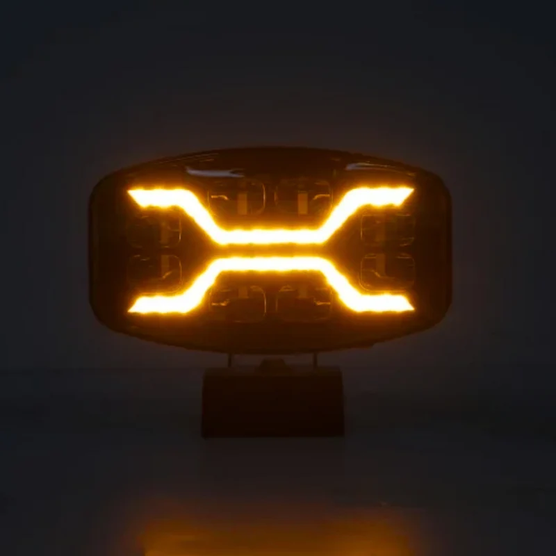 Projecteur LED Dark X-Spider avec feux de jour blancs et fonction stroboscopique / 9"