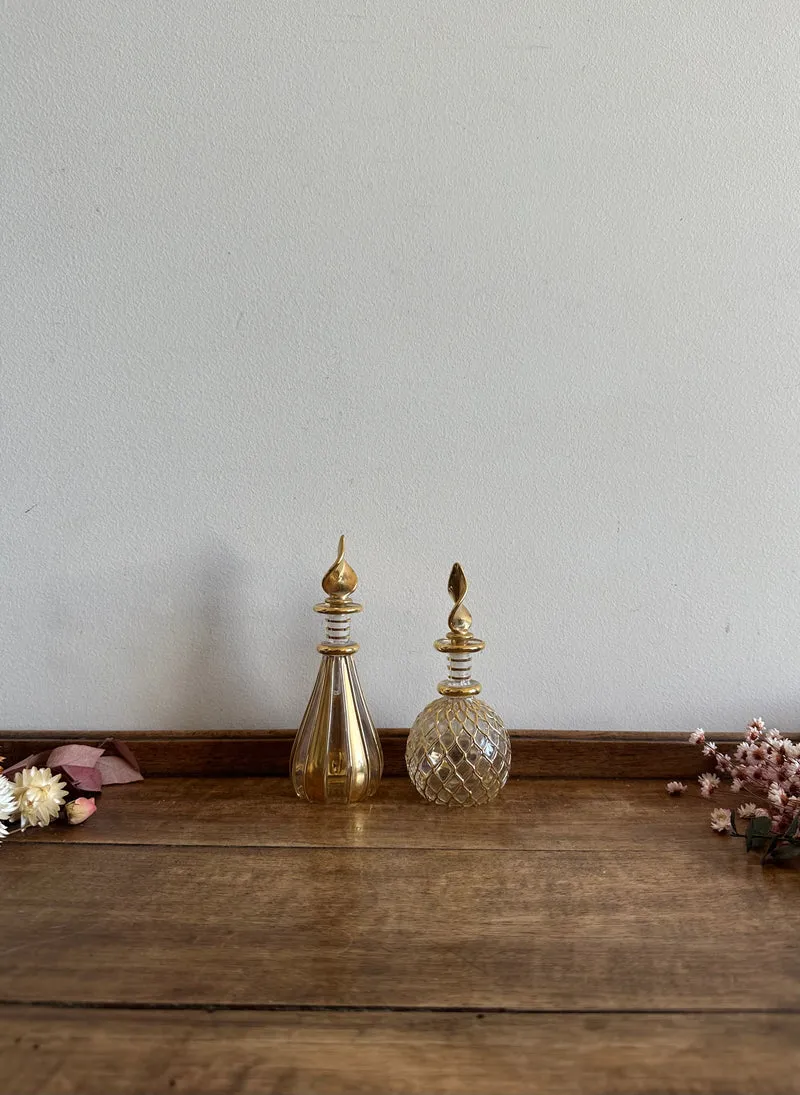 Fioles à parfum vintage dorées rondes