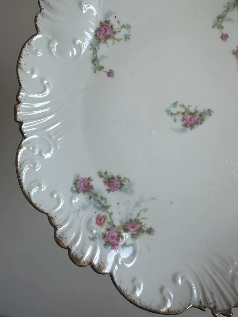 Service à dessert en porcelaine dentelée