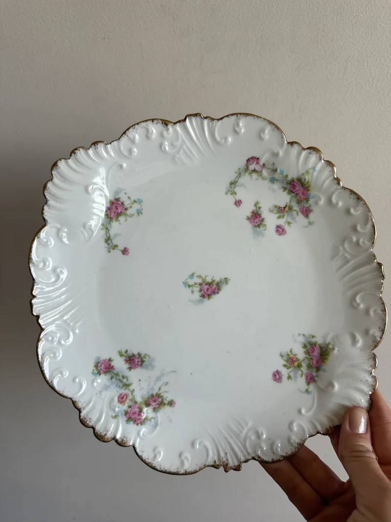 Service à dessert en porcelaine dentelée