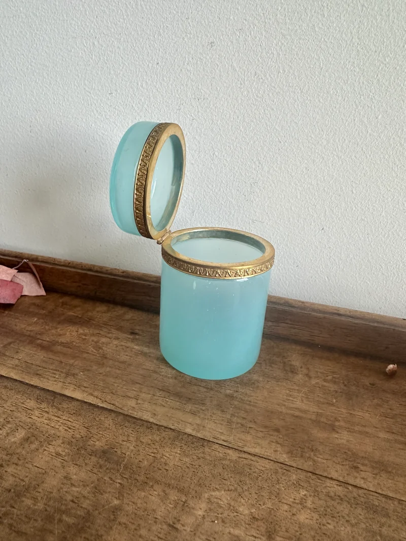 Pot en opaline bleue de Murano