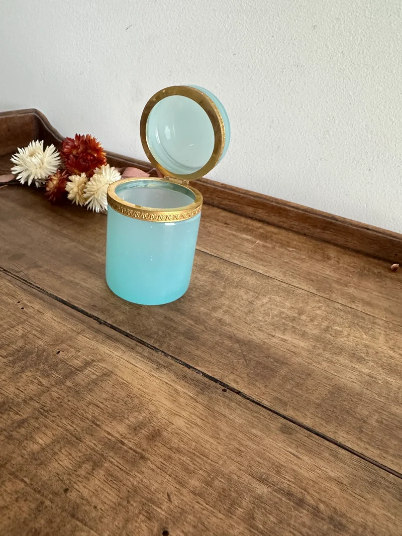 Pot en opaline bleue de Murano