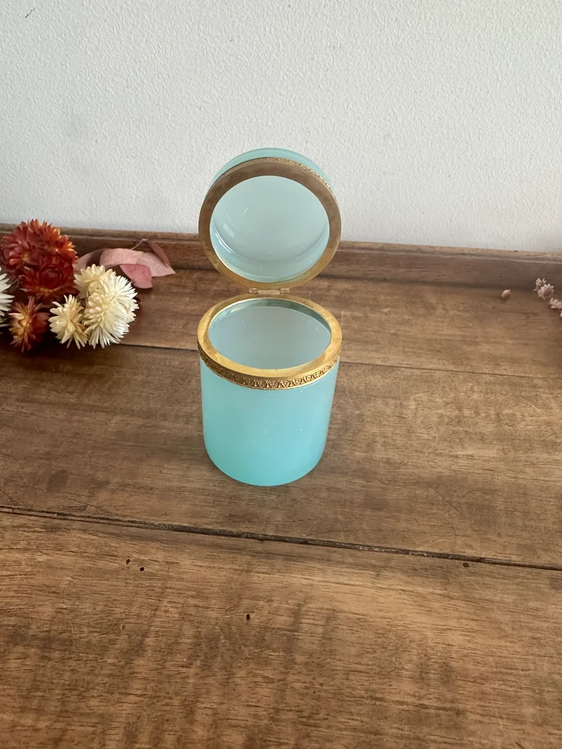 Pot en opaline bleue de Murano