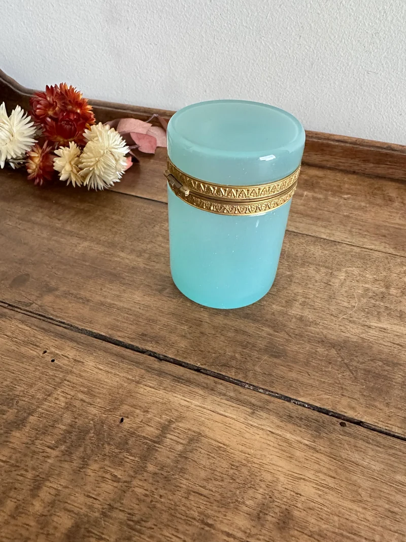 Pot en opaline bleue de Murano