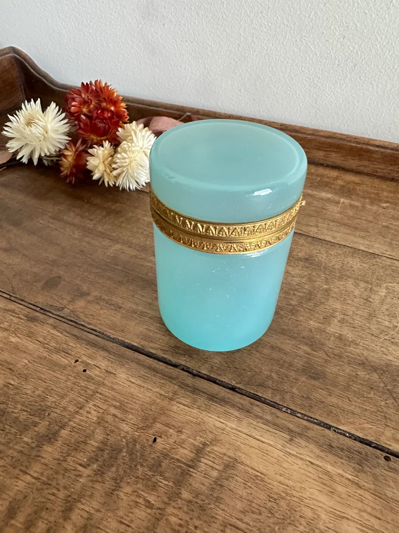 Pot en opaline bleue de Murano