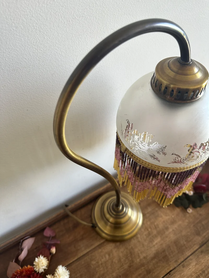 Lampe style Charleston globe clair socle en métal doré