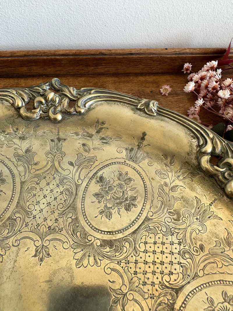 Plat en métal argenté style rocaille années 1920