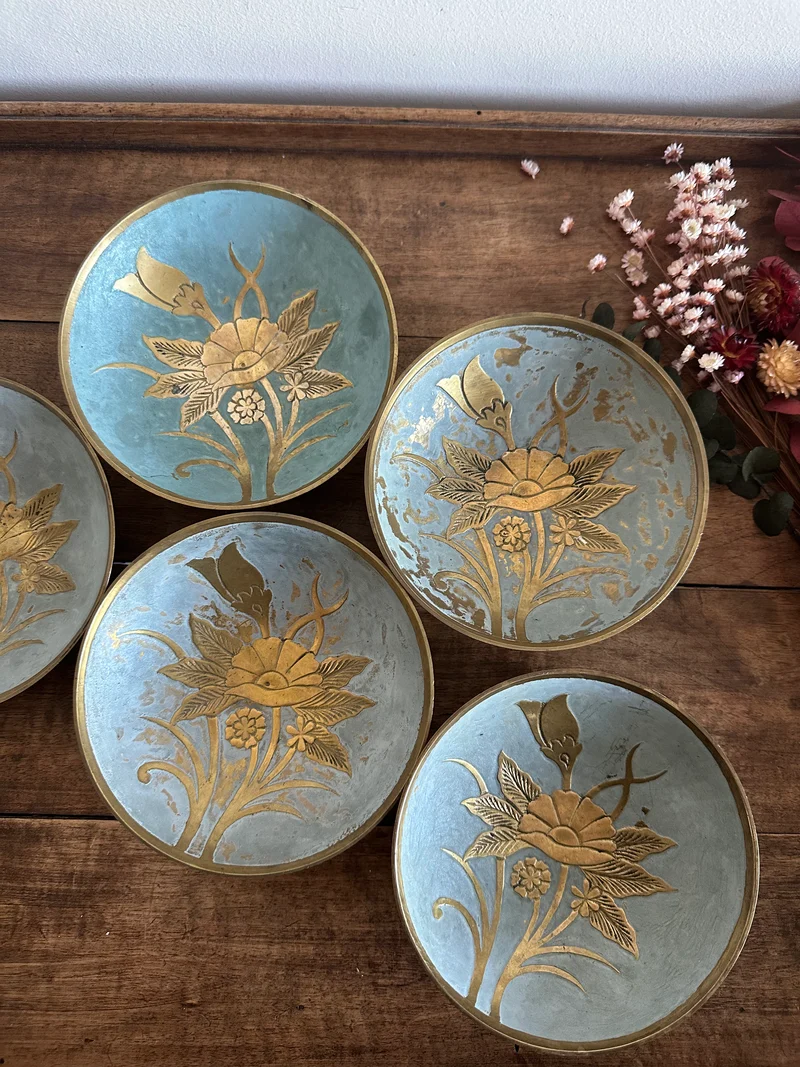 Ensemble d'assiettes en laiton cloisonné bleu ciel