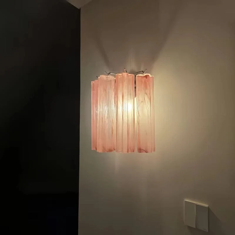 Applique murale rose en verre