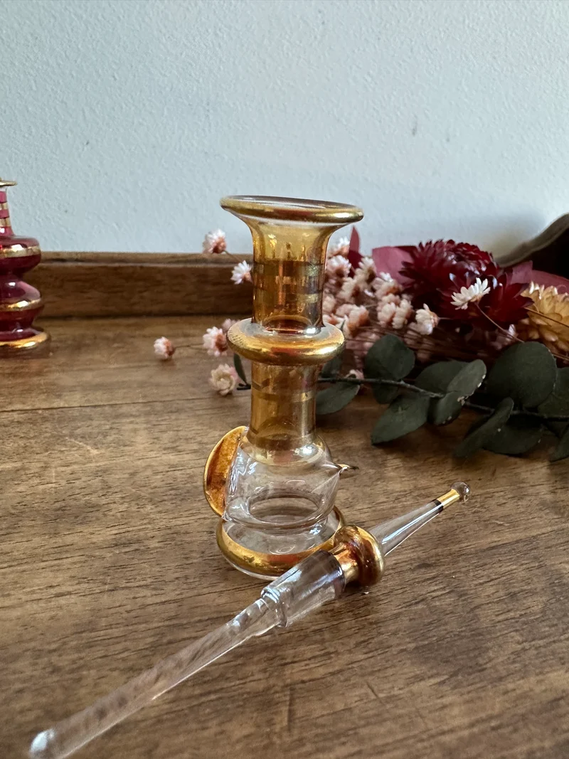 Fioles à parfums anciennes colorées