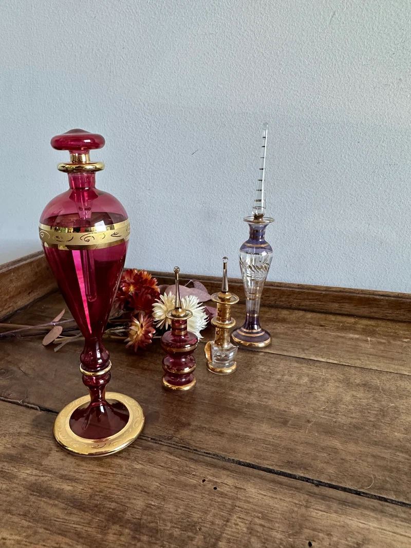 Fioles à parfums anciennes colorées
