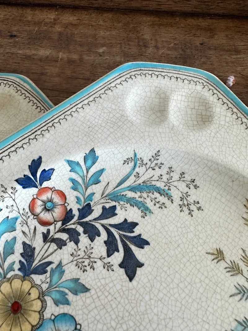 Assiettes en porcelaine 19ème forme carrée