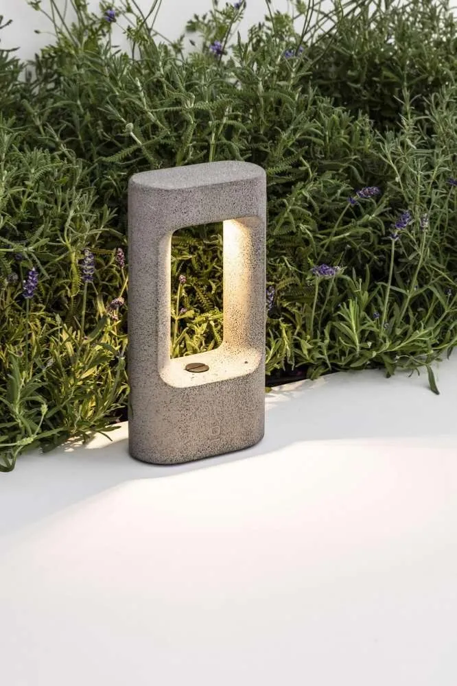 Borne lumineuse TOTEM-285 : éclairage extérieur LED 2700 K pour jardin et chemins