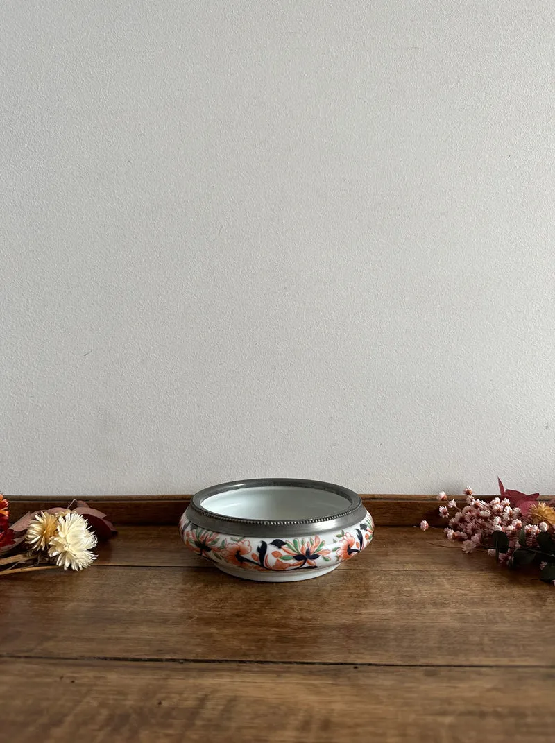 Vide poche en porcelaine cerclé d'étain